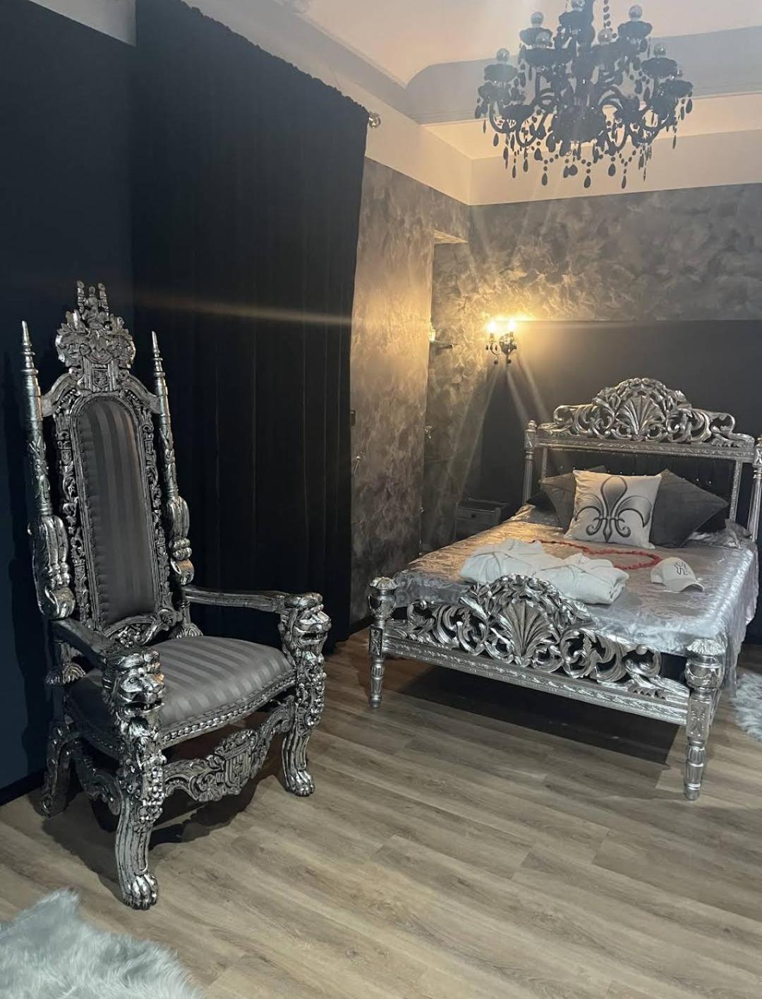 Nuit Romantique - Jacuzzi - Beziers - Romance Royale Exterior photo